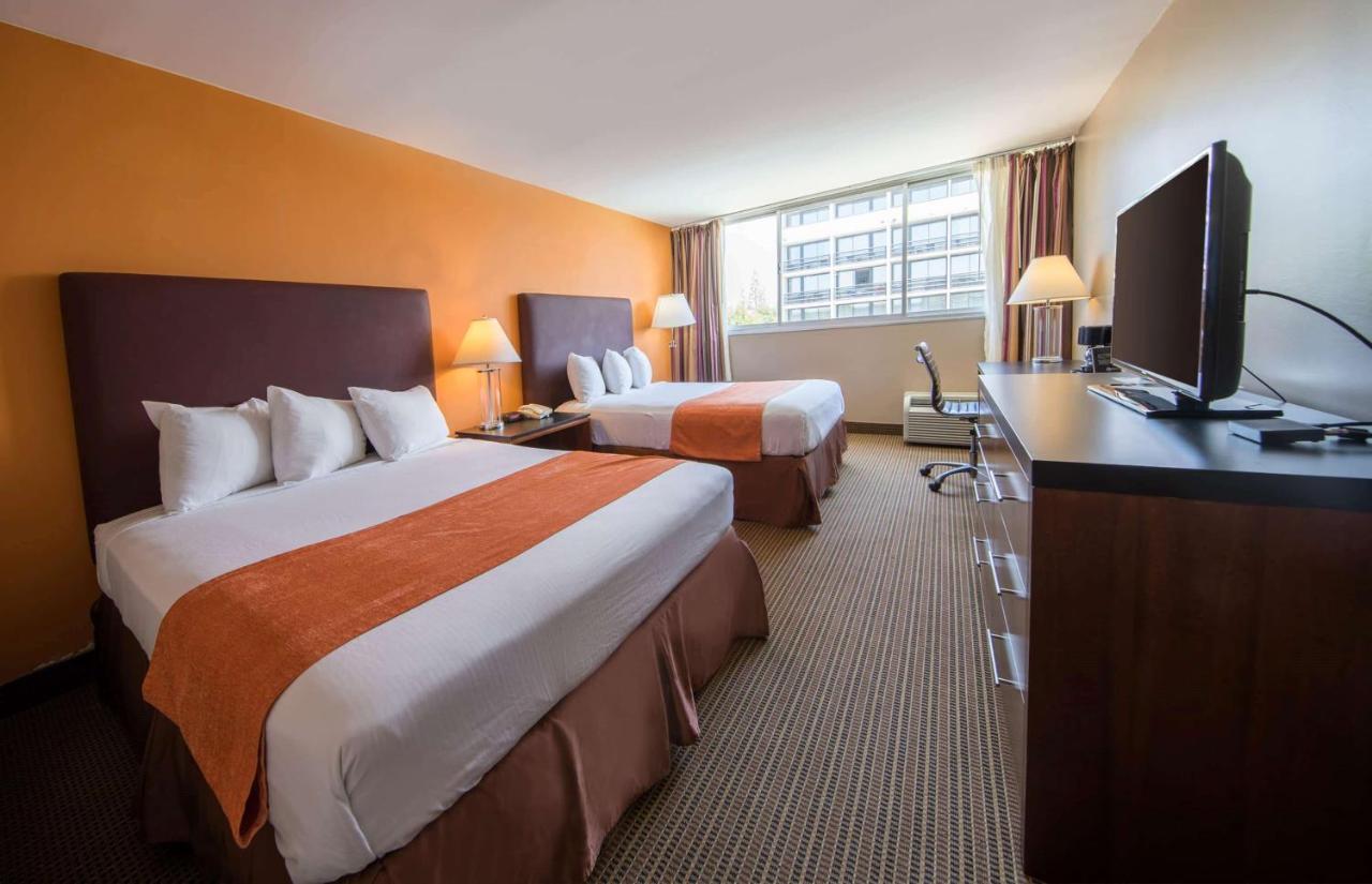 Howard Johnson By Wyndham Fullerton/Anaheim Conference Cntr Ngoại thất bức ảnh