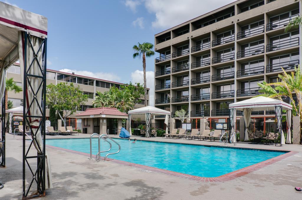 Howard Johnson By Wyndham Fullerton/Anaheim Conference Cntr Ngoại thất bức ảnh