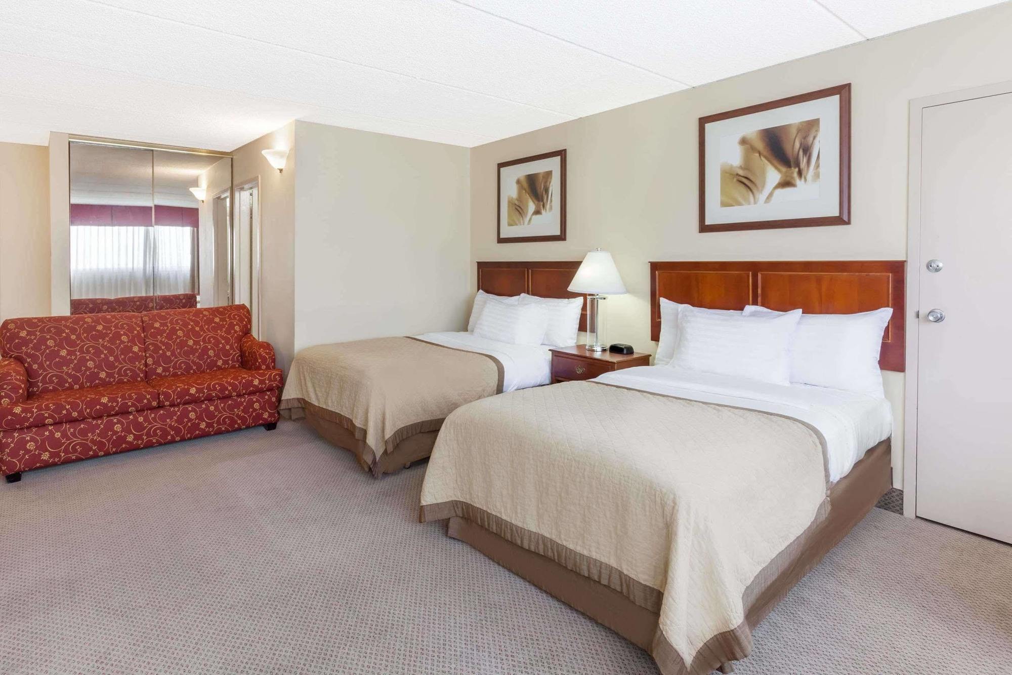 Howard Johnson By Wyndham Fullerton/Anaheim Conference Cntr Ngoại thất bức ảnh